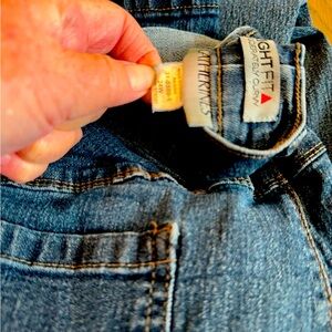 24 right fit moderately curvey jeans